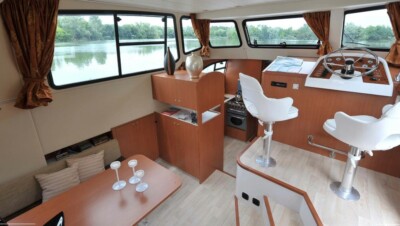Salon w łodzi Minuetto 6