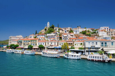 Gościnne Poros na Zatoce Sarońskiej LEO Yachting