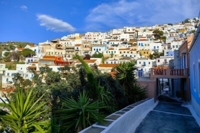 Wyspa Kea tylko kilkanascie mil morskich od Lavrion LEO Yachting
