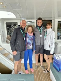 Magda odwiedza luksusowe jachty i rozmawia z załogami na wystawie w Poros