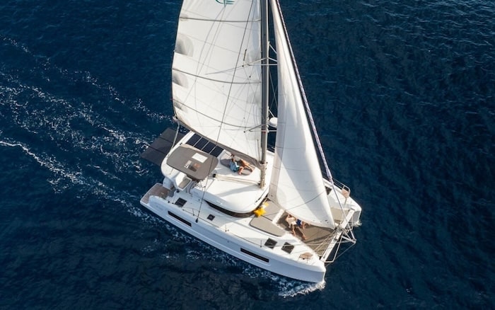 katamaran-Lagoon-38-czarter-Leo-Yachting.jpg