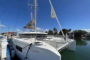 Czarter-jachtu-na-Kubie-LEO-Yachting-Lagoon-46-e1764171210452.jpeg