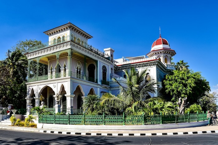 Miasto Cienfuegos - główna baza czarterowa na Kubie