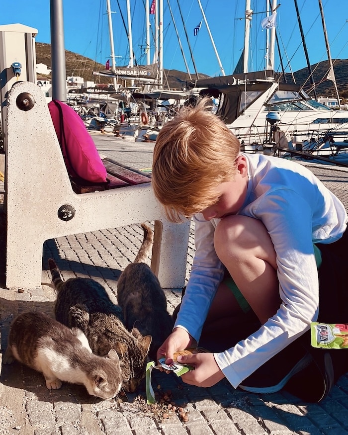 czarter-jachtu-Cyklady-LEO-Yachting-1.jpg