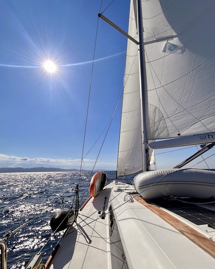 czarter-jachtu-Cyklady-LEO-Yachting-10.jpeg