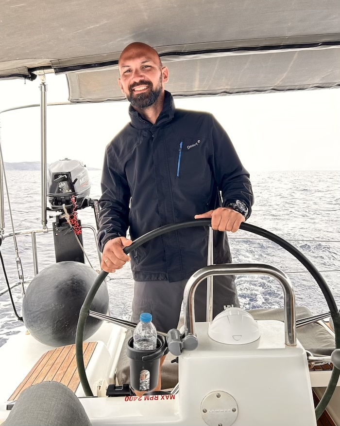 czarter-jachtu-Cyklady-LEO-Yachting-26.jpg
