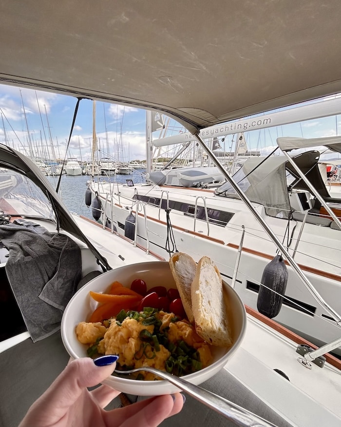 czarter-jachtu-Cyklady-LEO-Yachting-4.jpeg