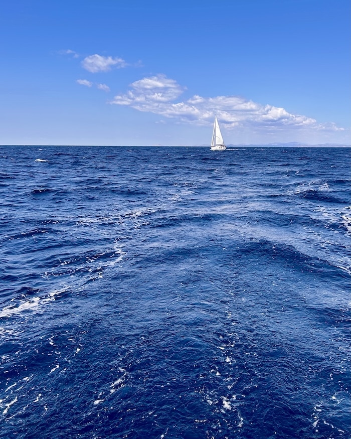 czarter-jachtu-Cyklady-LEO-Yachting-7.jpeg