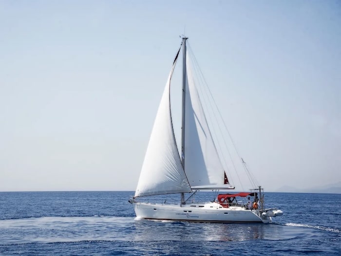 czarter-jachtu-w-Grecji-Oceanis-473-Vori.jpeg