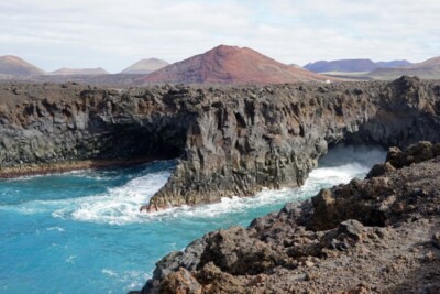 Dramatyczne wybrzeże Lanzarote - Los Hervideros | LEO Yachting